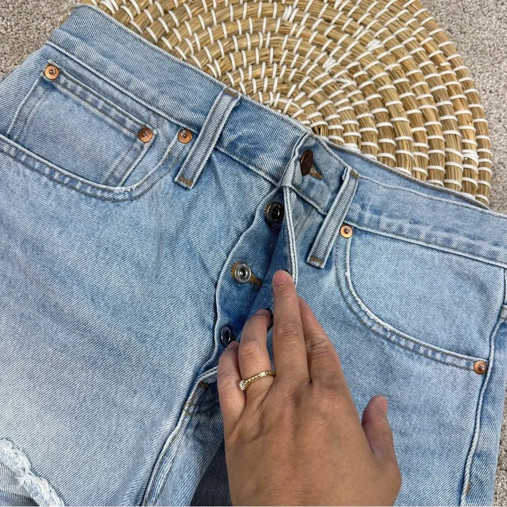 Madewell Relaxed Denim Shorts in Dunwoody Wash Blue Size 26